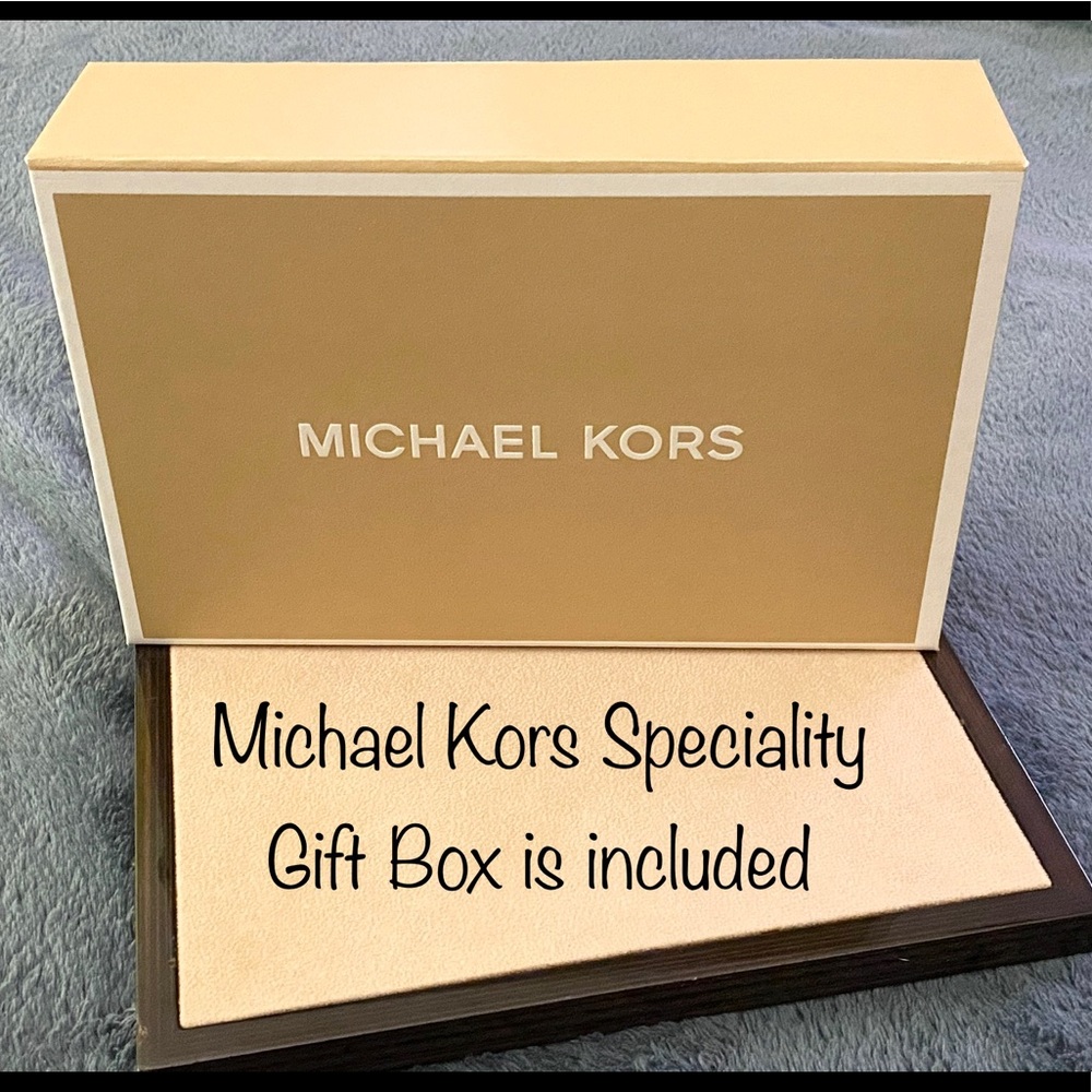 Michael Kors Wallet, Zip Around, TECH FRIENDLY,NEW - Picture 15 of 16
